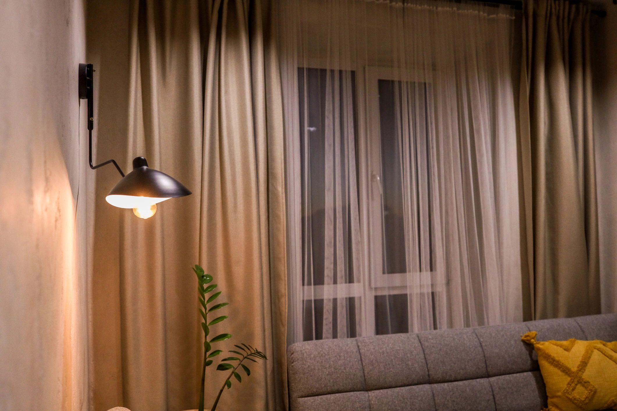 patterned curtains in bedroom