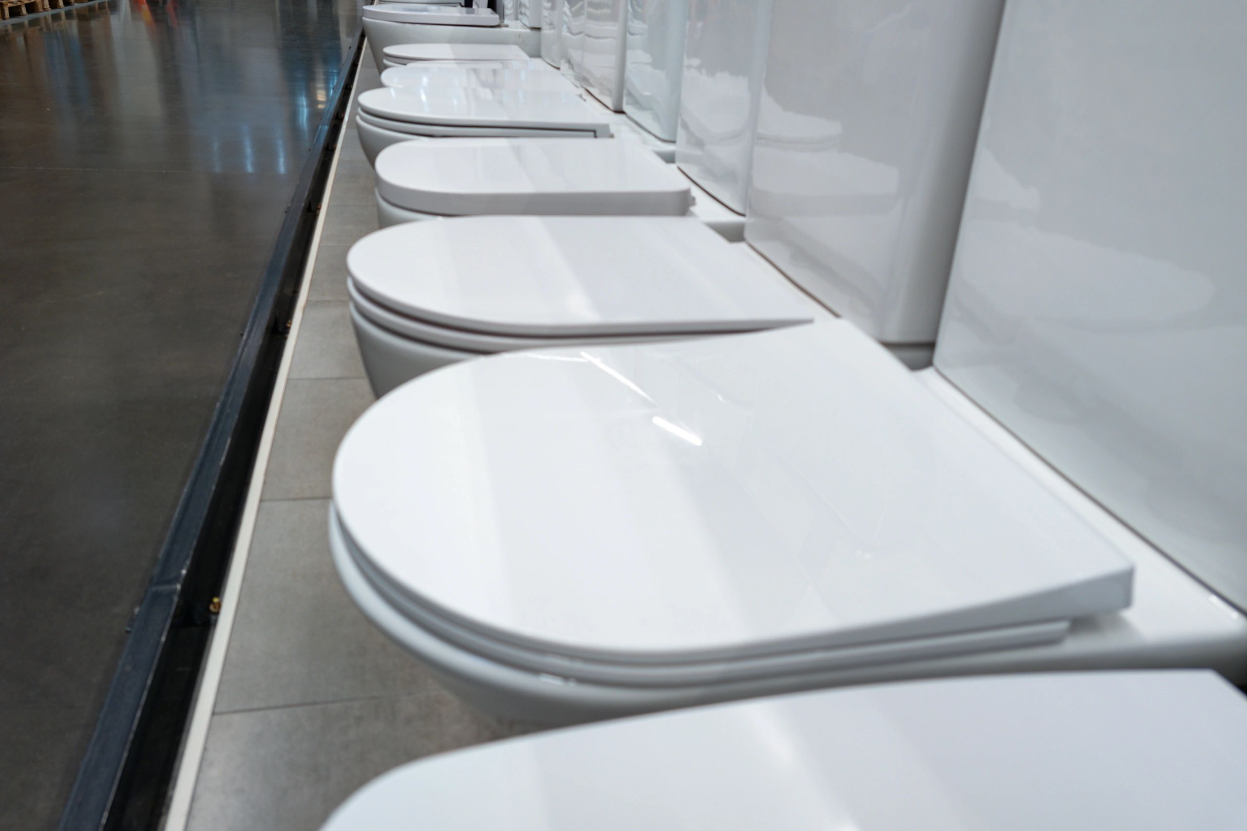 toilet seat for retail distribution